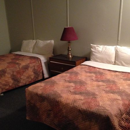 Macklin Motor Inn Bagian luar foto