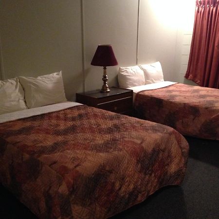 Macklin Motor Inn Bagian luar foto