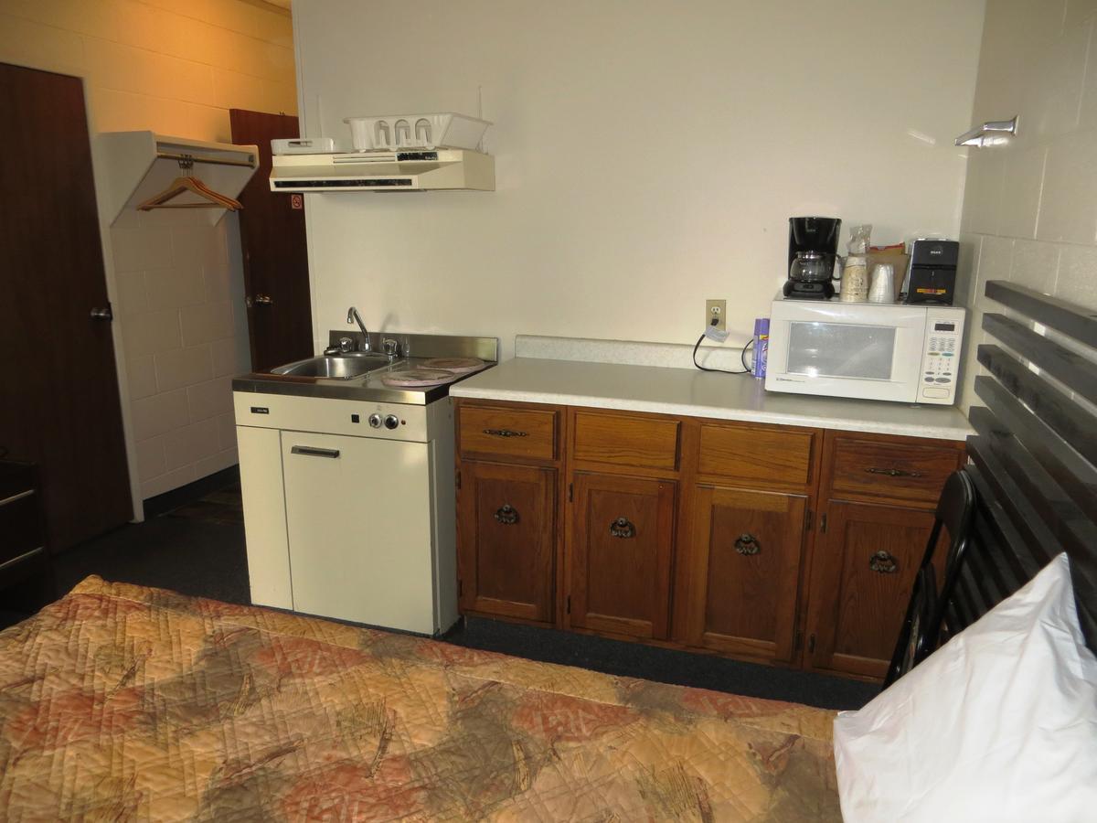Macklin Motor Inn Bagian luar foto