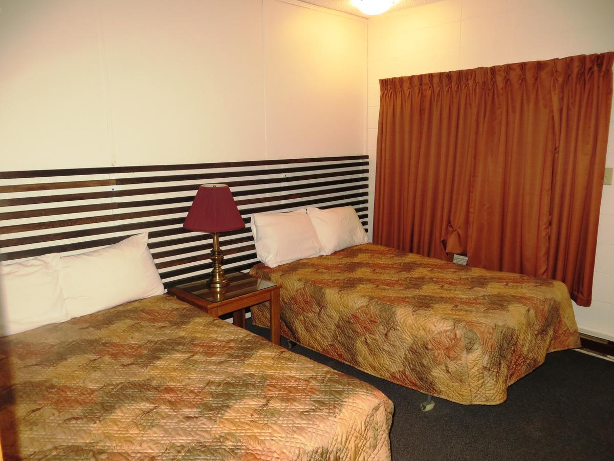 Macklin Motor Inn Bagian luar foto