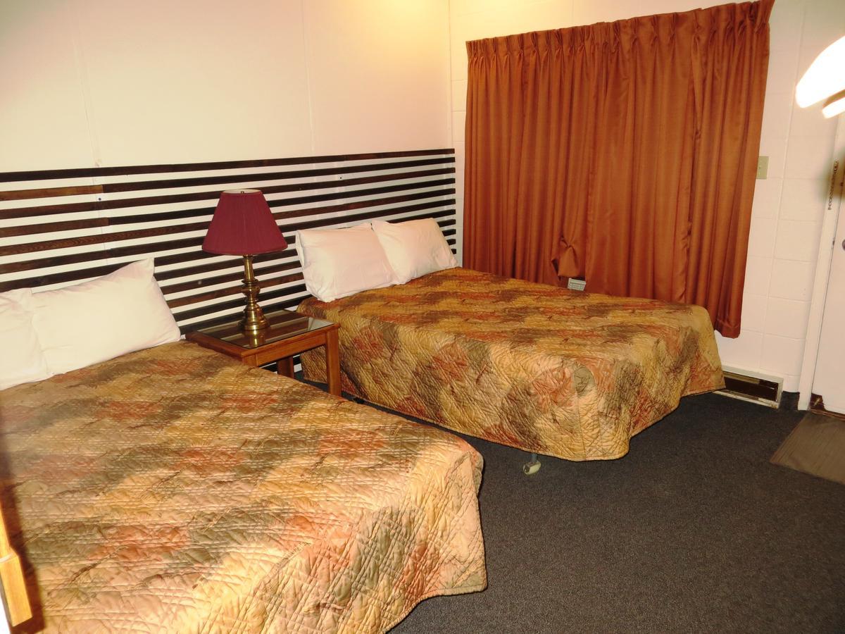 Macklin Motor Inn Bagian luar foto