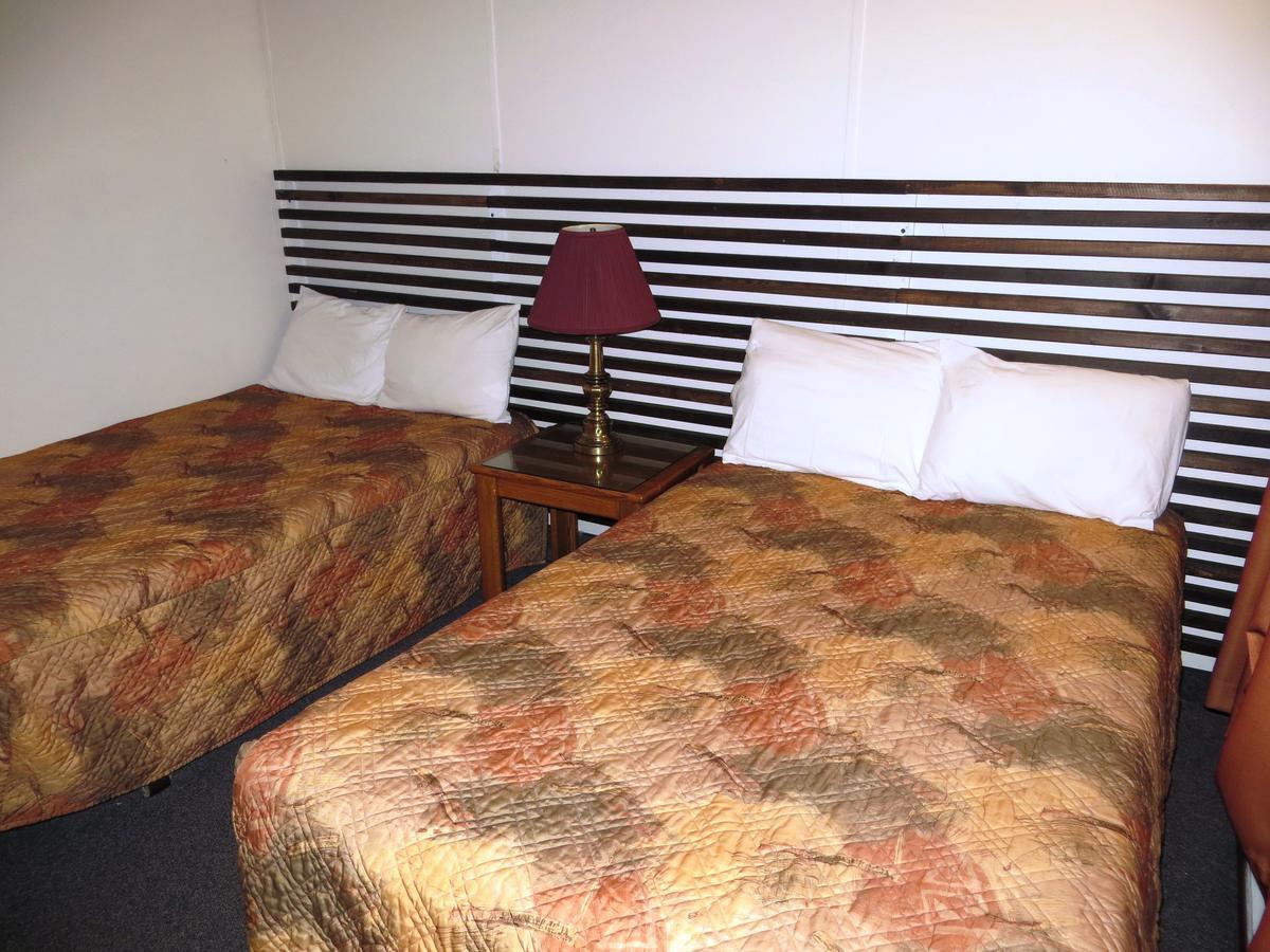 Macklin Motor Inn Bagian luar foto
