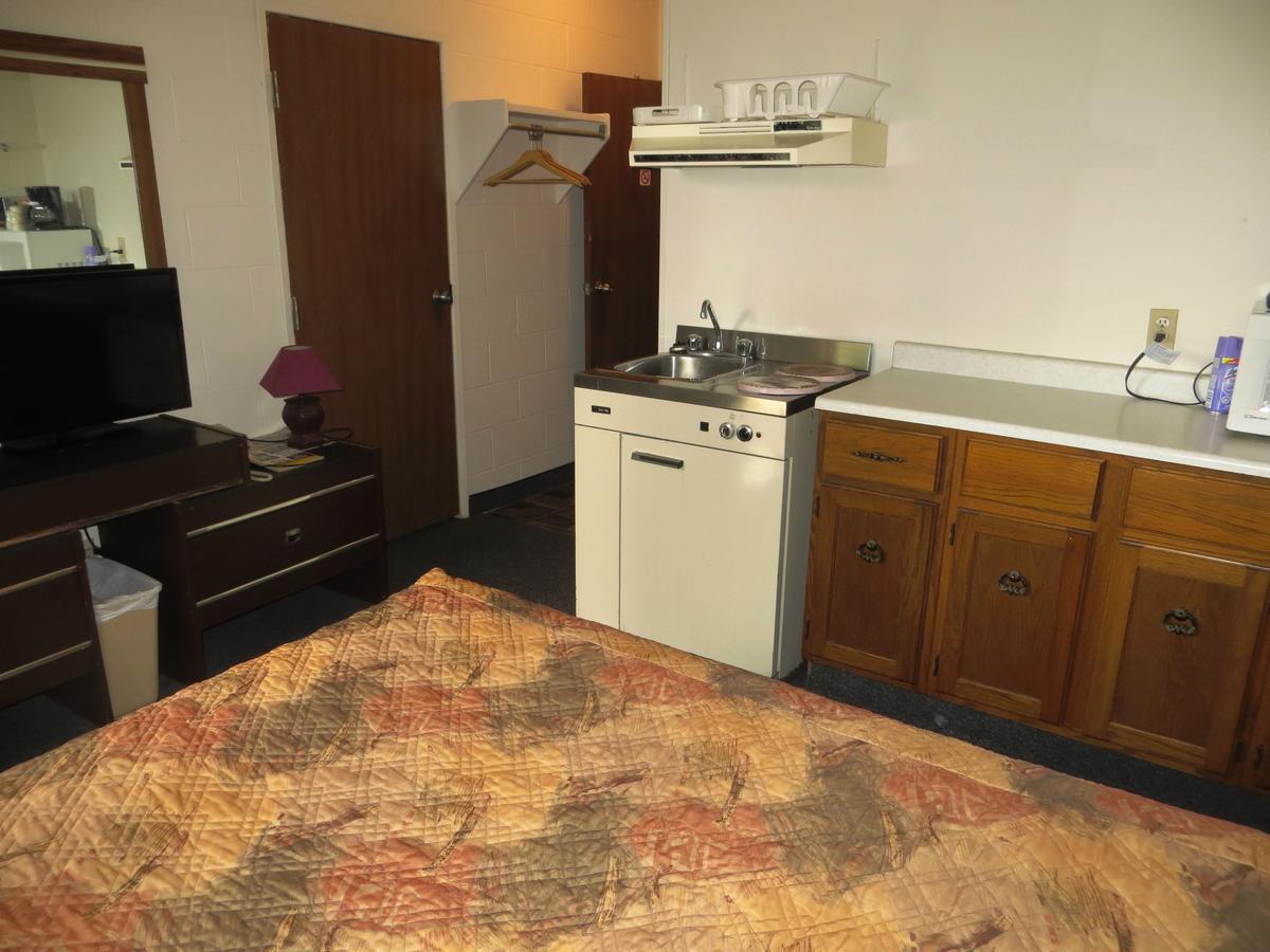 Macklin Motor Inn Bagian luar foto