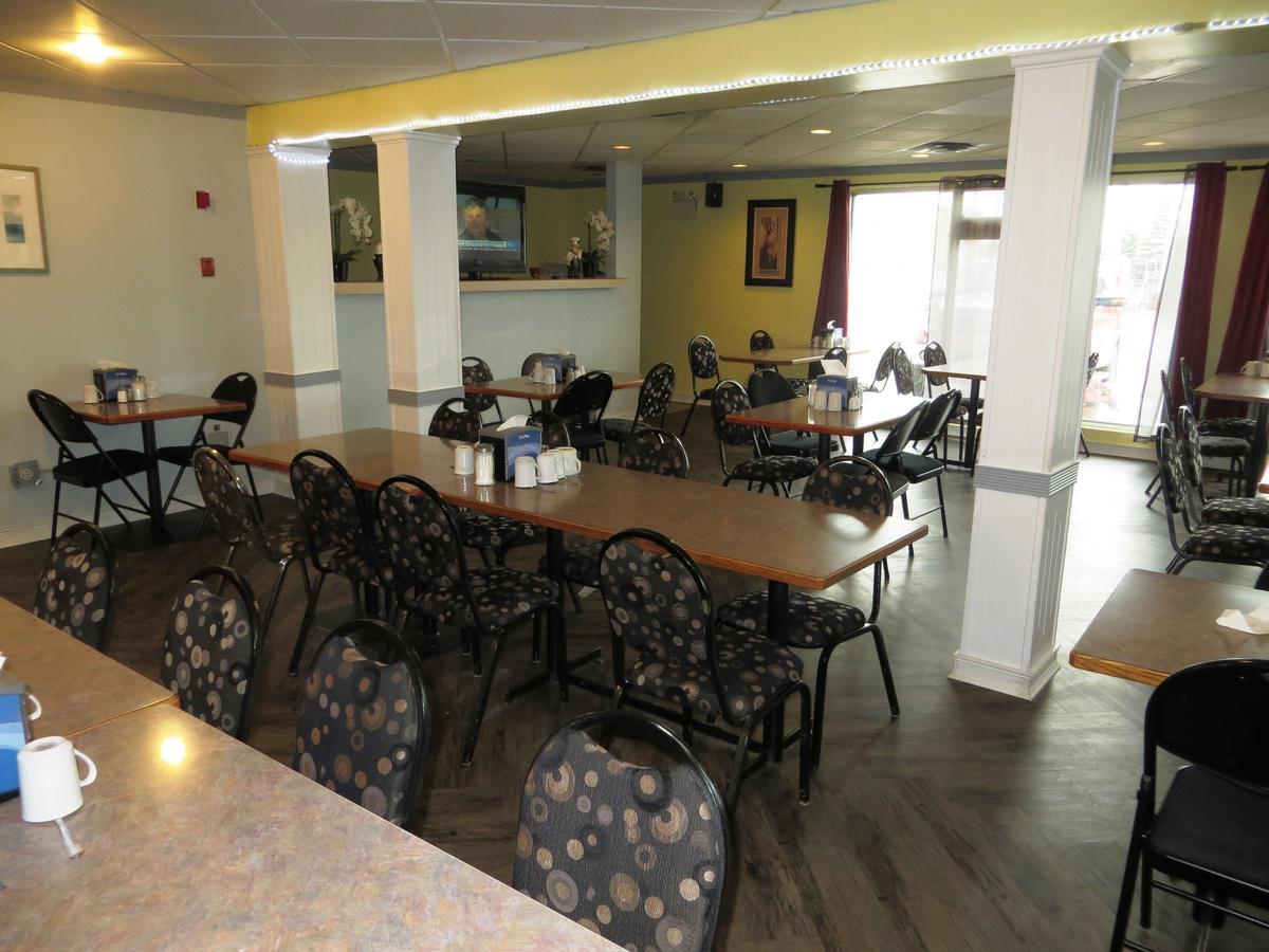 Macklin Motor Inn Bagian luar foto